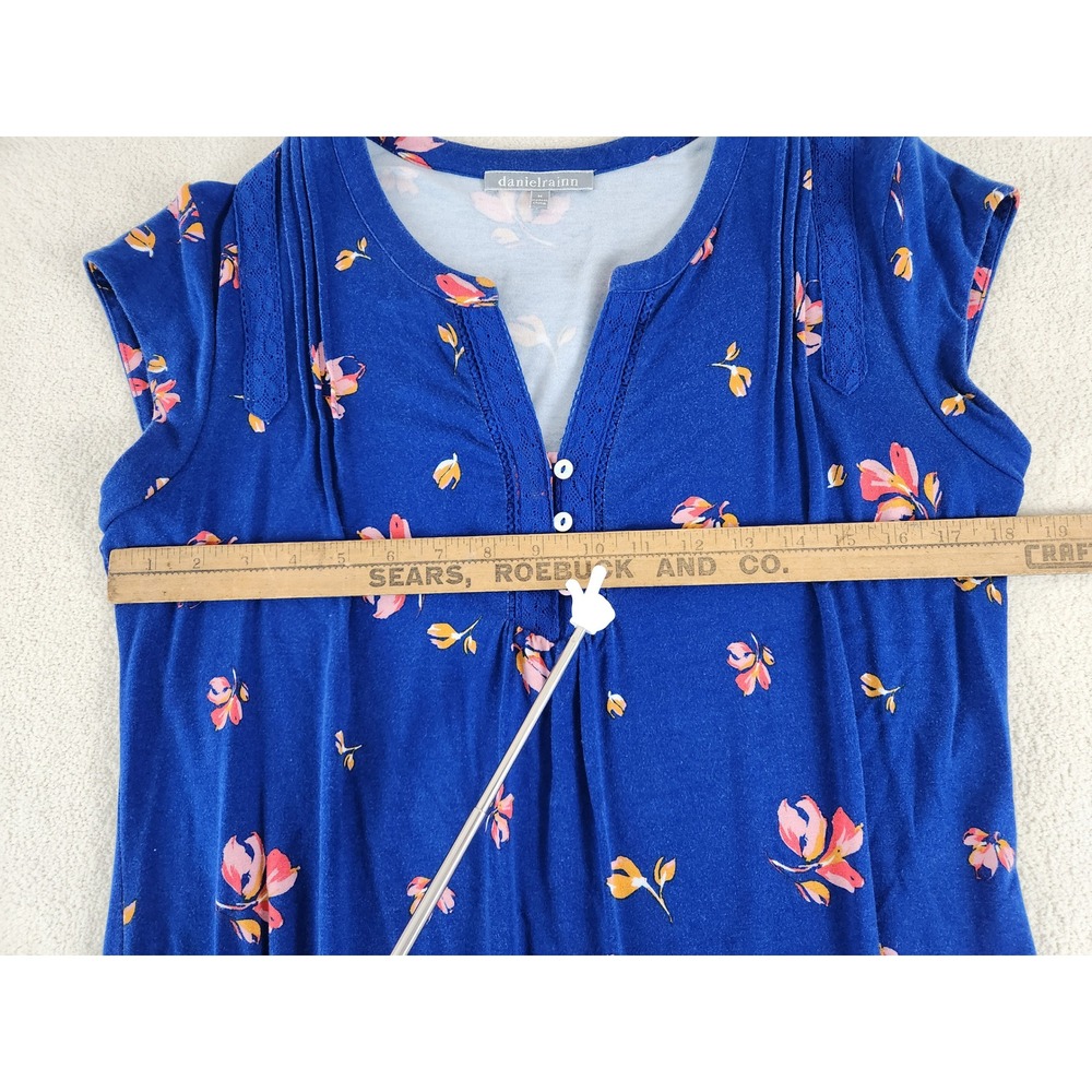 Dainelrain Stitch Fix Women's Cap Sleeve Floral Top V-neck Softstyle Size Med - Picture 6 of 6